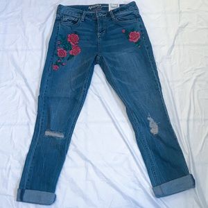 Arizona Jean Boyfriend Medium Wash Blue Denim with Embroidered Pink Flowers NWT